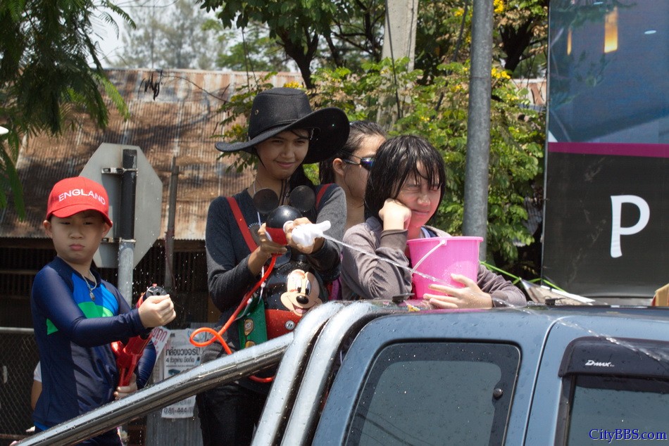 Chiangmai_Songkran_003.jpg
