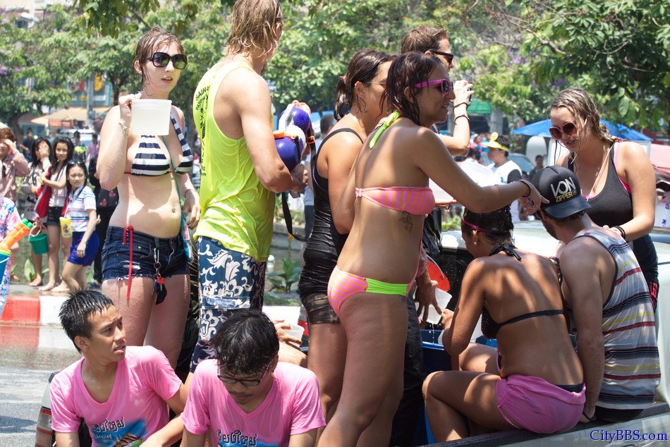 Chiangmai_Songkran_008.jpg