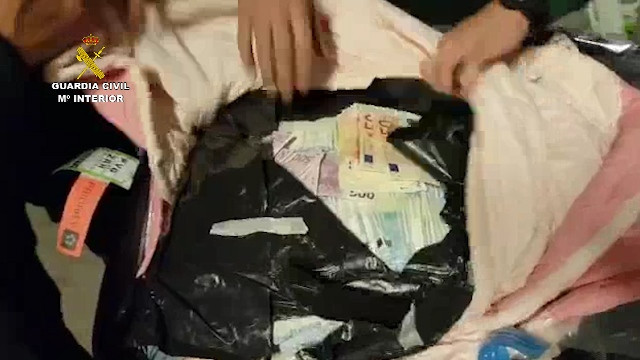 两中国人欲携百万欧元离开西班牙被海关没收
