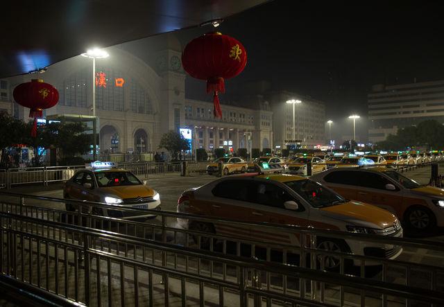 多图直击肺炎疫情下武汉火车站华南海鲜市场