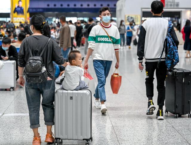 杭州东站出行的旅客