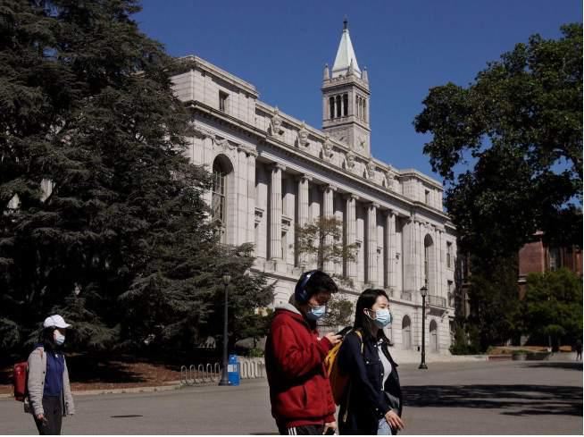 疫情之下的美国大学2.jpg