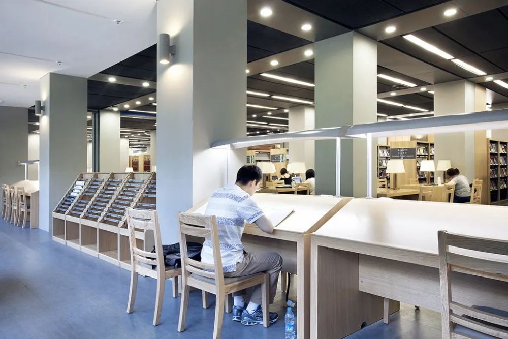 北京外国语大学图书馆2.jpg