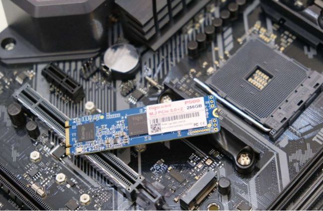 不需要显卡也能挖矿？矿工们这次盯上了SSD