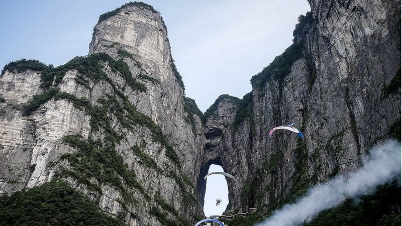这三人与大连确诊者均到过湖南著名景区张家界