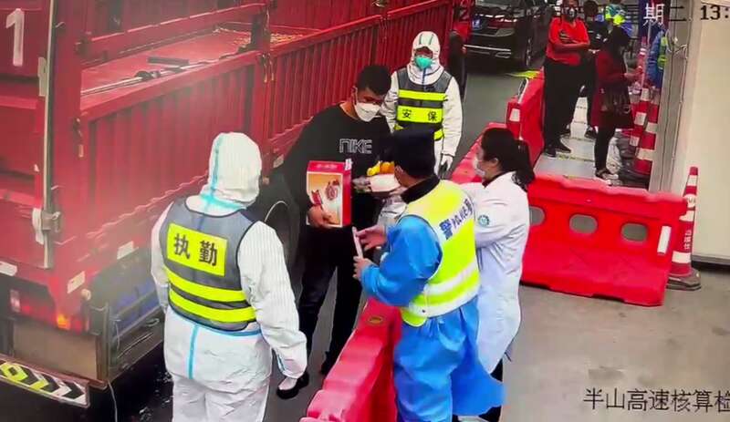 疫情下的货运司机车