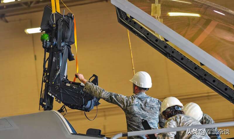 美军已经决定停飞所有的F-35A、F-35B和F-35C隐身战斗机