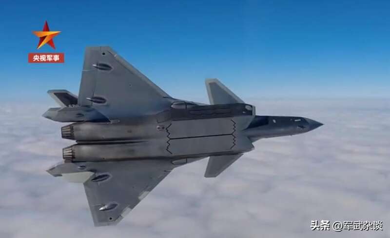歼-20重型隐身战斗机.jpg