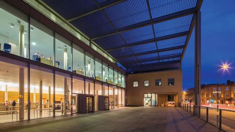 牛津大学赛德商学院 (Saïd Business School) 以高达96.4分的分数获得第2名