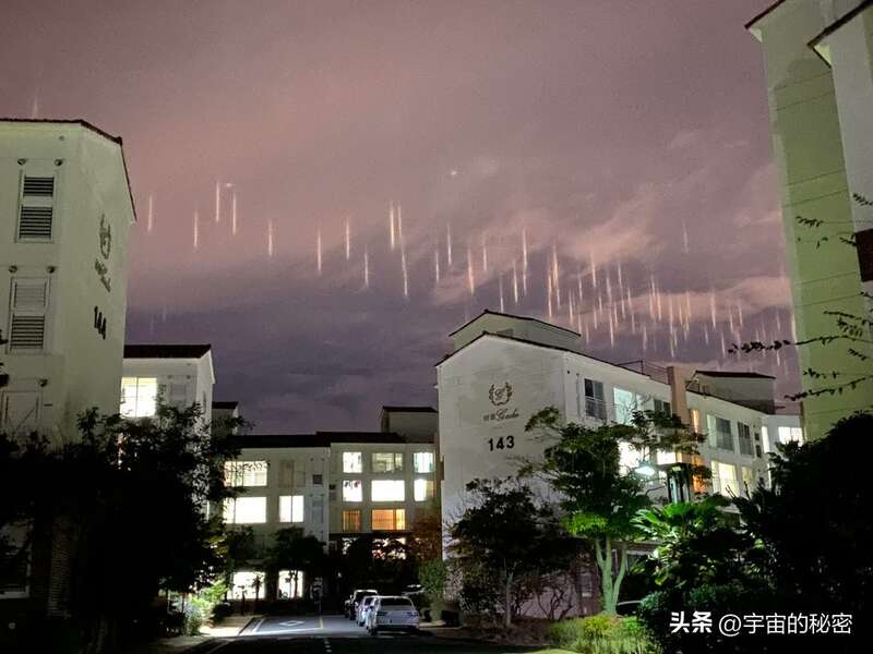 大量神秘光柱出现在韩国济州岛上空