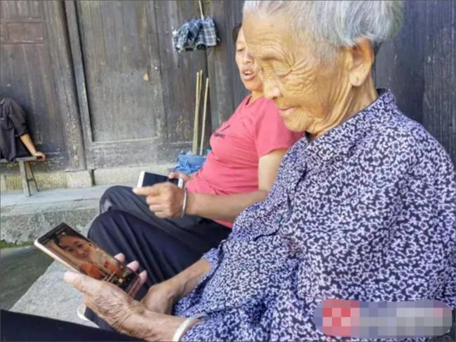 现在强大的媒体矩阵，统一着宣传口径，文化程度低的老人，对一些流量博主说的话深信不疑.jpeg