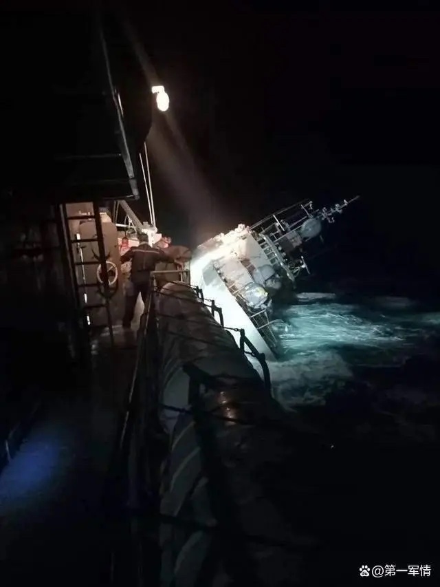 “素可泰”号沉没现场