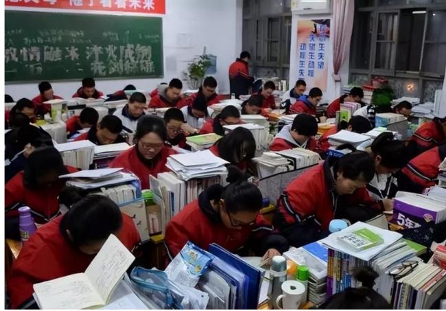 天津学生连续发生了7名学生自杀事件