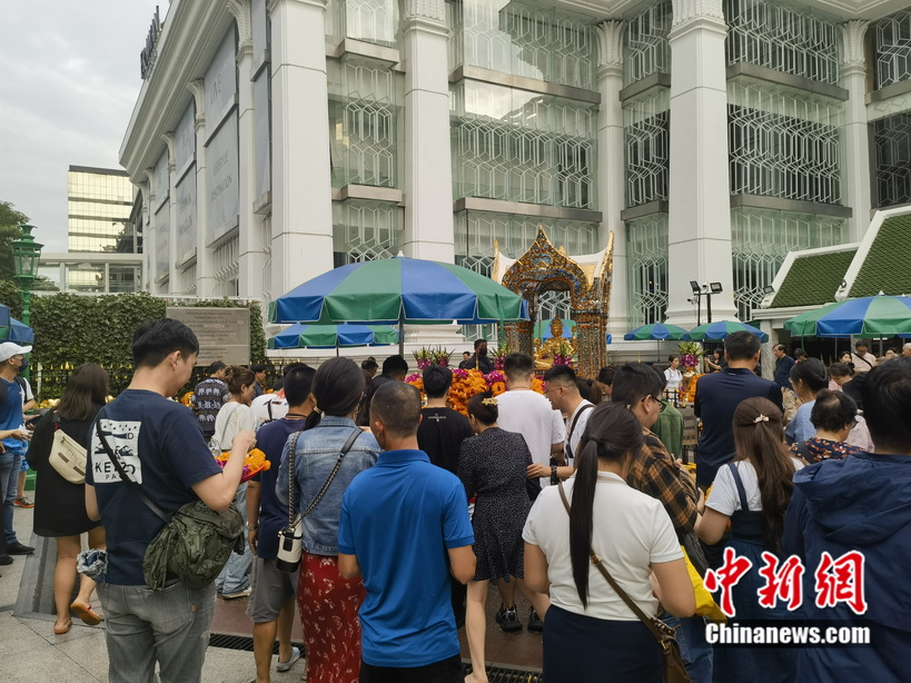 中国游客一早就在曼谷网红景点“四面佛”打卡