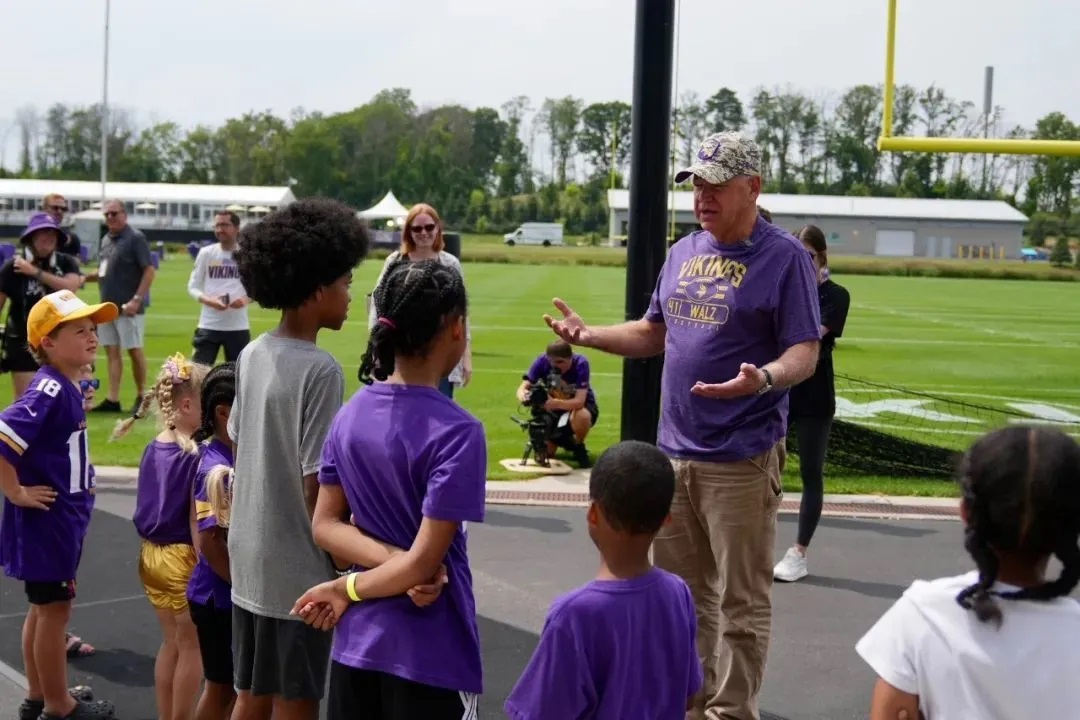 沃尔兹在社交媒体平台上发文感谢明尼苏达维京人队邀请他参加训练营.jpg