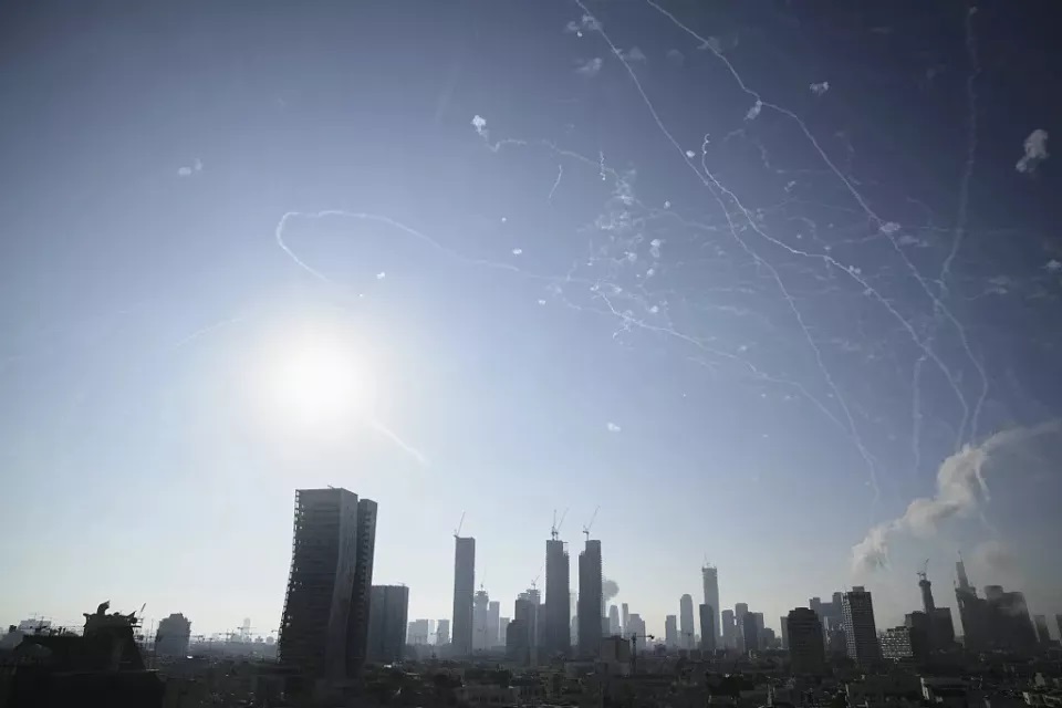 伊朗对以色列发动新一轮空袭