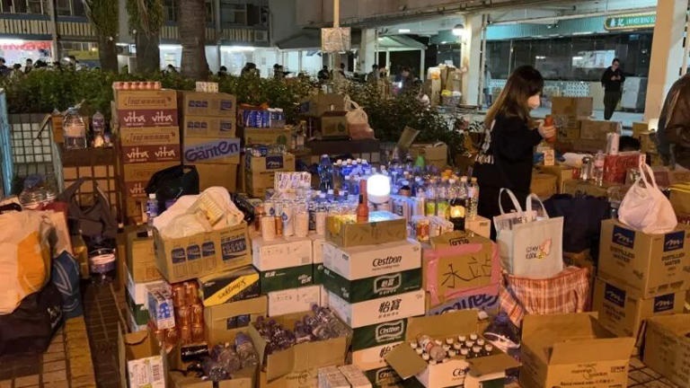 临时庇护中心物资充足